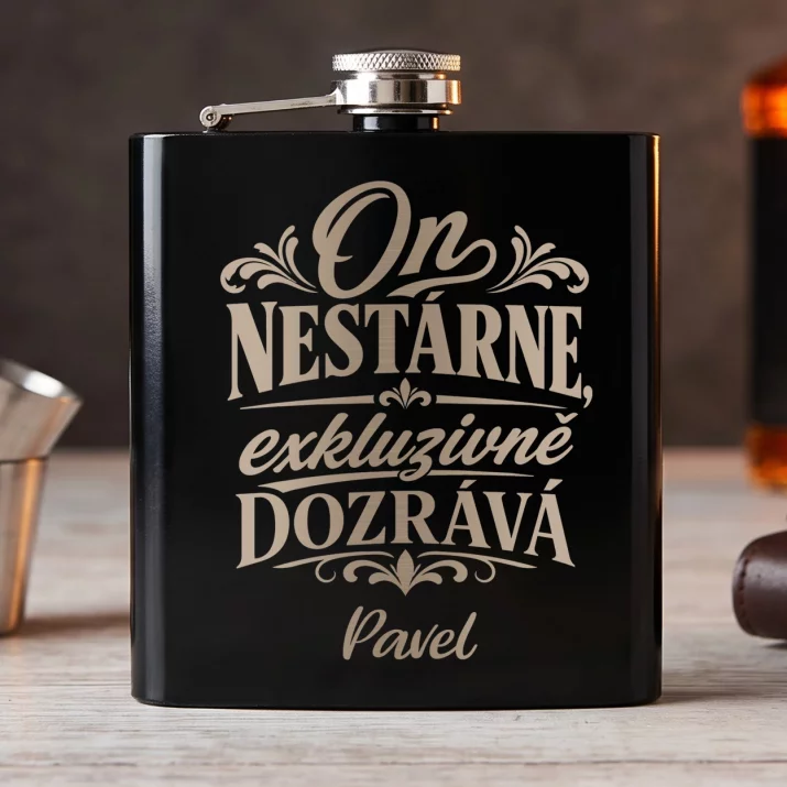 Placatka S Gravírováním Ke Zlaté Svatbě Dárek Pro Muže: On Nestárne, Exkluzivně