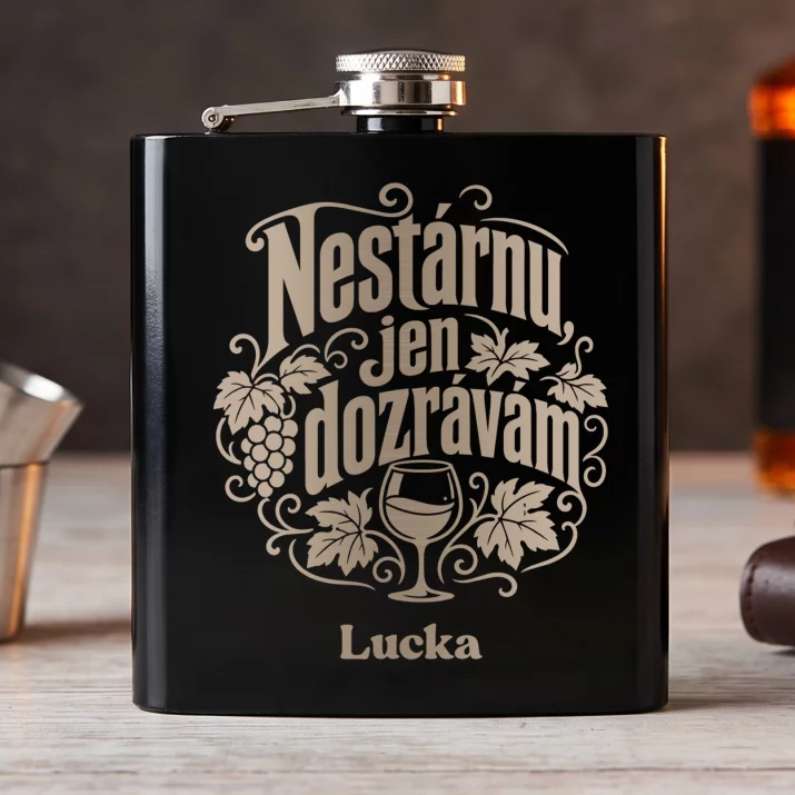 Placatka S Gravírováním K Valentýnu Dárek K Výročí Pro Ženu: Nestárnu, Jen Dozrávám Placatka S Gravírováním K Valentýnu Dárek K Výročí Pro Ženu: Nestárnu, Jen Dozrávám