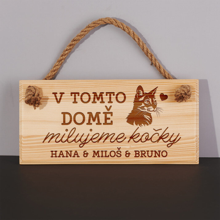 V tomto domě milujeme kočky - Tabulka na dveře