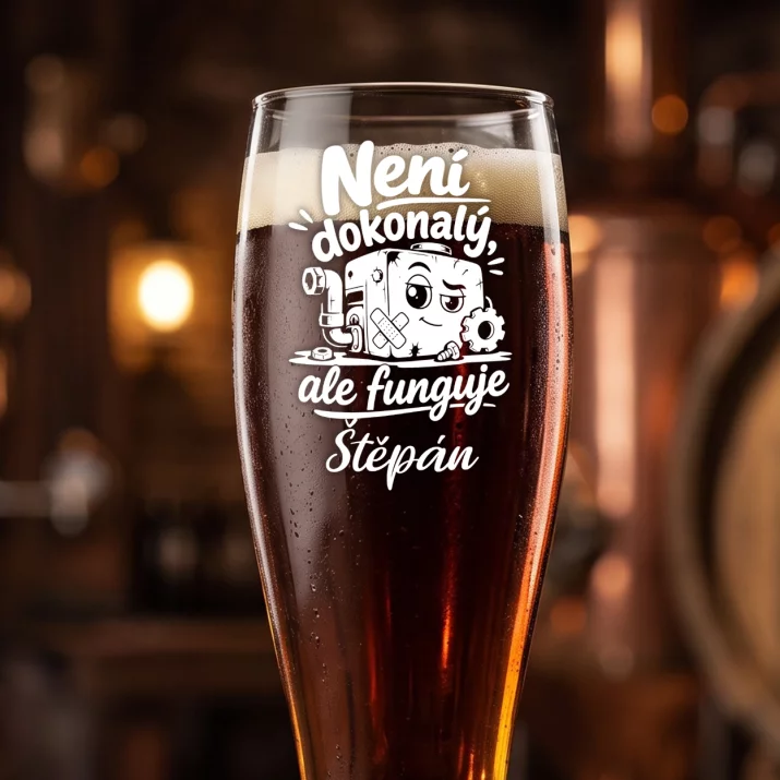 Sklenice Na Pivo S Gravírováním Pro Chlapa Dárek Pro Muže: Není Dokonalý, Ale Sklenice Na Pivo S Gravírováním Pro Chlapa Dárek Pro Muže: Není Dokonalý, Ale