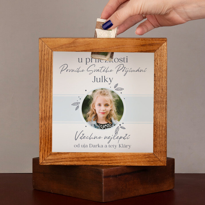 U příležitosti prvního svatého přijímání - Dřevěné prasátko