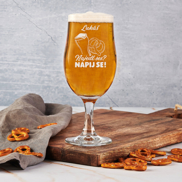 Najedl ses – Sklenice na pivo na stopce