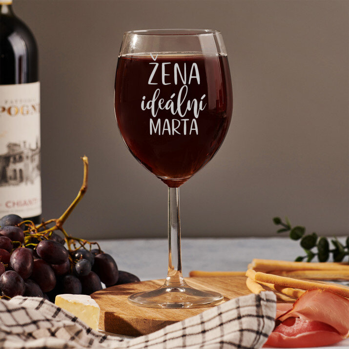 žena ideální - Gravírovaná sklenice na víno