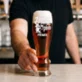Sklenice Na Pivo S Gravírováním Od Velikonočního Zajíčka Dárek Pro Muže: Zajíček Přinesl Pivo Sklenice Na Pivo S Gravírováním Od Velikonočního Zajíčka Dárek Pro Muže: Zajíček Přinesl Pivo