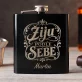 Placatka S Gravírováním Pro Seniora Dárek Pro Muže: Žiju Podle Sebe Placatka S Gravírováním Pro Seniora Dárek Pro Muže: Žiju Podle Sebe