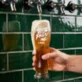 Sklenice Na Pivo S Gravírováním Pro Lyžaře Dárek Pro Muže: Profesionál V Umění Pádu Sklenice Na Pivo S Gravírováním Pro Lyžaře Dárek Pro Muže: Profesionál V Umění Pádu