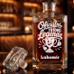 Personalizovaná Karafa Na Whisky Pro Spolužáka Dárek Pro Muže: Oficiální Třídní Legenda Personalizovaná Karafa Na Whisky Pro Spolužáka Dárek Pro Muže: Oficiální Třídní Legenda