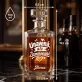 Personalizovaná Karafa Na Whisky Pro Novopečenou Maminku Dárek Ke Dni Matek Pro Ženu: Unavená, Ale Zamilovaná Personalizovaná Karafa Na Whisky Pro Novopečenou Maminku Dárek Ke Dni Matek Pro Ženu: Unavená, Ale Zamilovaná