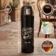 Termohrnek 440ml Pro Čtyřicetiletého Muže Dárek K 40 Narozeninám Pro Muže: Čtyřicítka S Elegancí