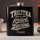 Placatka S Gravírováním K 30 Dárek K 30 Narozeninám Pro Muže: Třicítka Právě Začíná Placatka S Gravírováním K 30 Dárek K 30 Narozeninám Pro Muže: Třicítka Právě Začíná