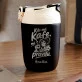 Personalizovaný Termohrnek Pro Studentku Dárek Pro Ženu: Kdo Má Kafe, Má Pravdu Personalizovaný Termohrnek Pro Studentku Dárek Pro Ženu: Kdo Má Kafe, Má Pravdu