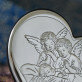 Andělíčku křest - Anděle nad dítětem srdce - Střibrný obrázek s gravírováním