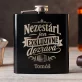 Placatka S Gravírováním K Svátku Dárek Pro Muže: Nezestárl, Jen Exkluzivně Placatka S Gravírováním K Svátku Dárek Pro Muže: Nezestárl, Jen Exkluzivně
