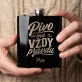Placatka S Gravírováním Pro Pivaře Dárek Pro Muže: Pivo Má Vždy Pravdu Placatka S Gravírováním Pro Pivaře Dárek Pro Muže: Pivo Má Vždy Pravdu