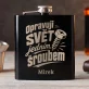 Placatka S Gravírováním Pro Mechanika Dárek Pro Muže: Opravuji Svět Jedním Placatka S Gravírováním Pro Mechanika Dárek Pro Muže: Opravuji Svět Jedním