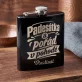 Placatka S Gravírováním Pro 50Letého Muže Dárek K 50 Narozeninám Pro Muže: Padesátka A Pořád V Placatka S Gravírováním Pro 50Letého Muže Dárek K 50 Narozeninám Pro Muže: Padesátka A Pořád V