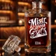 Personalizovaná Karafa Na Whisky Pro Truhláře Dárek Pro Muže: Mistr Dřeva Personalizovaná Karafa Na Whisky Pro Truhláře Dárek Pro Muže: Mistr Dřeva