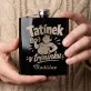 Placatka S Gravírováním Pro Nastávajícího Tatínka Dárek Ke Dni Otců Pro Muže: Tatínek V Tréninku Placatka S Gravírováním Pro Nastávajícího Tatínka Dárek Ke Dni Otců Pro Muže: Tatínek V Tréninku