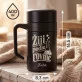 Termohrnek S Uchem 400 Ml Pro Chemika Dárek Pro Muže: Žiji Podle Rovnic Termohrnek S Uchem 400 Ml Pro Chemika Dárek Pro Muže: Žiji Podle Rovnic