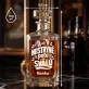 Personalizovaná Karafa Na Whisky Pro Trenérku Osobního Tréninku Dárek Pro Ženu: Mistryně Potu A Svalů Personalizovaná Karafa Na Whisky Pro Trenérku Osobního Tréninku Dárek Pro Ženu: Mistryně Potu A Svalů