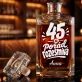 Personalizovaná Karafa Na Whisky Pro 45Letou Ženu Dárek K 45 Narozeninám Pro Ženu: 45 A Pořád Rozesmívá
