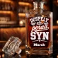Personalizovaná Karafa Na Whisky Pro Dospělého Syna Dárek Pro Muže: Dospělý, Ale Pořád Syn