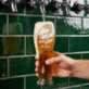 Sklenice Na Pivo S Gravírováním K 80 Narozeninám Dárek Pro 80Letého Muže : Osm Dekád A Pořád Jede Sklenice Na Pivo S Gravírováním K 80 Narozeninám Dárek Pro 80Letého Muže : Osm Dekád A Pořád Jede