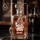 Personalizovaná Karafa Na Whisky Pro Fanouška Ploché Dráhy Dárek Pro Muže: Mistr Ploché Dráhy Personalizovaná Karafa Na Whisky Pro Fanouška Ploché Dráhy Dárek Pro Muže: Mistr Ploché Dráhy
