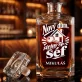 Personalizovaná Karafa Na Whisky Ke Kolaudaci Dárek Pro Muže: Nový Dům, Stejný Šéf Personalizovaná Karafa Na Whisky Ke Kolaudaci Dárek Pro Muže: Nový Dům, Stejný Šéf