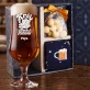 Dárkový Box S Pivní Sklenicí S Gravírováním K Mikuláši Pro Muže: Král Domácí Pohody Dárkový Box S Pivní Sklenicí S Gravírováním K Mikuláši Pro Muže: Král Domácí Pohody