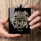 Placatka S Gravírováním Pro Otce Dárek Ke Dni Otců Pro Muže: Mistr Otcovských Triků Placatka S Gravírováním Pro Otce Dárek Ke Dni Otců Pro Muže: Mistr Otcovských Triků