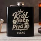 Placatka S Gravírováním Pod Stromeček Dárek Pro Muže: Král Gauče A Piva Placatka S Gravírováním Pod Stromeček Dárek Pro Muže: Král Gauče A Piva
