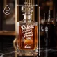 Personalizovaná Karafa Na Whisky Pro Tenistku Dárek Pro Ženu: Raketa V Ruce, Chaos V Personalizovaná Karafa Na Whisky Pro Tenistku Dárek Pro Ženu: Raketa V Ruce, Chaos V