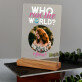 Who run the world - Tisk na akrylovém skle se stojanem
