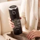 Termohrnek LED Pro Byznysmena Dárek Pro Muže: Profesionál Bez Výmluv Termohrnek LED Pro Byznysmena Dárek Pro Muže: Profesionál Bez Výmluv