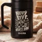 Termohrnek S Uchem 400 Ml Do Nového Bytu Dárek Pro Muže: Nový Byt, Starý Pán Termohrnek S Uchem 400 Ml Do Nového Bytu Dárek Pro Muže: Nový Byt, Starý Pán